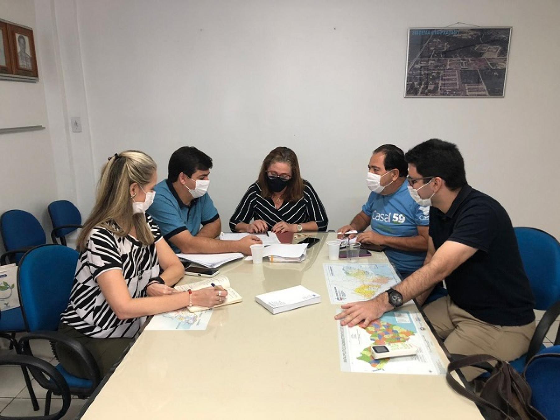 Casal e Águas do Sertão fazem reunião para discutir gestão compartilhada