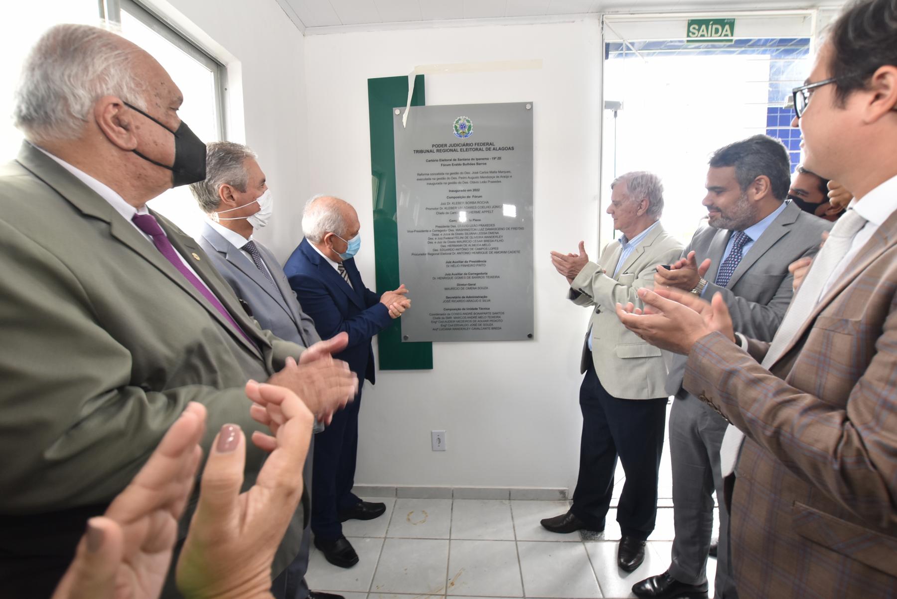Governador Klever Loureiro prestigia inauguração do Cartório Eleitoral de Santana do Ipanema